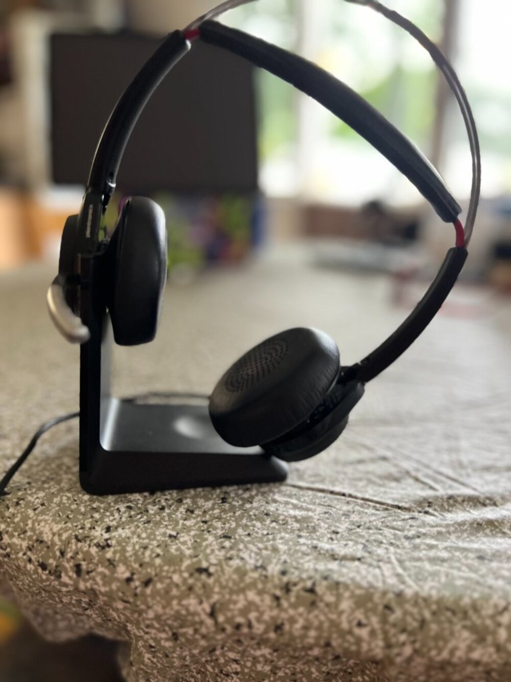 Plantronics Voyager Focus UC B825 Headset + New BT600 Dongle – Works Excellent